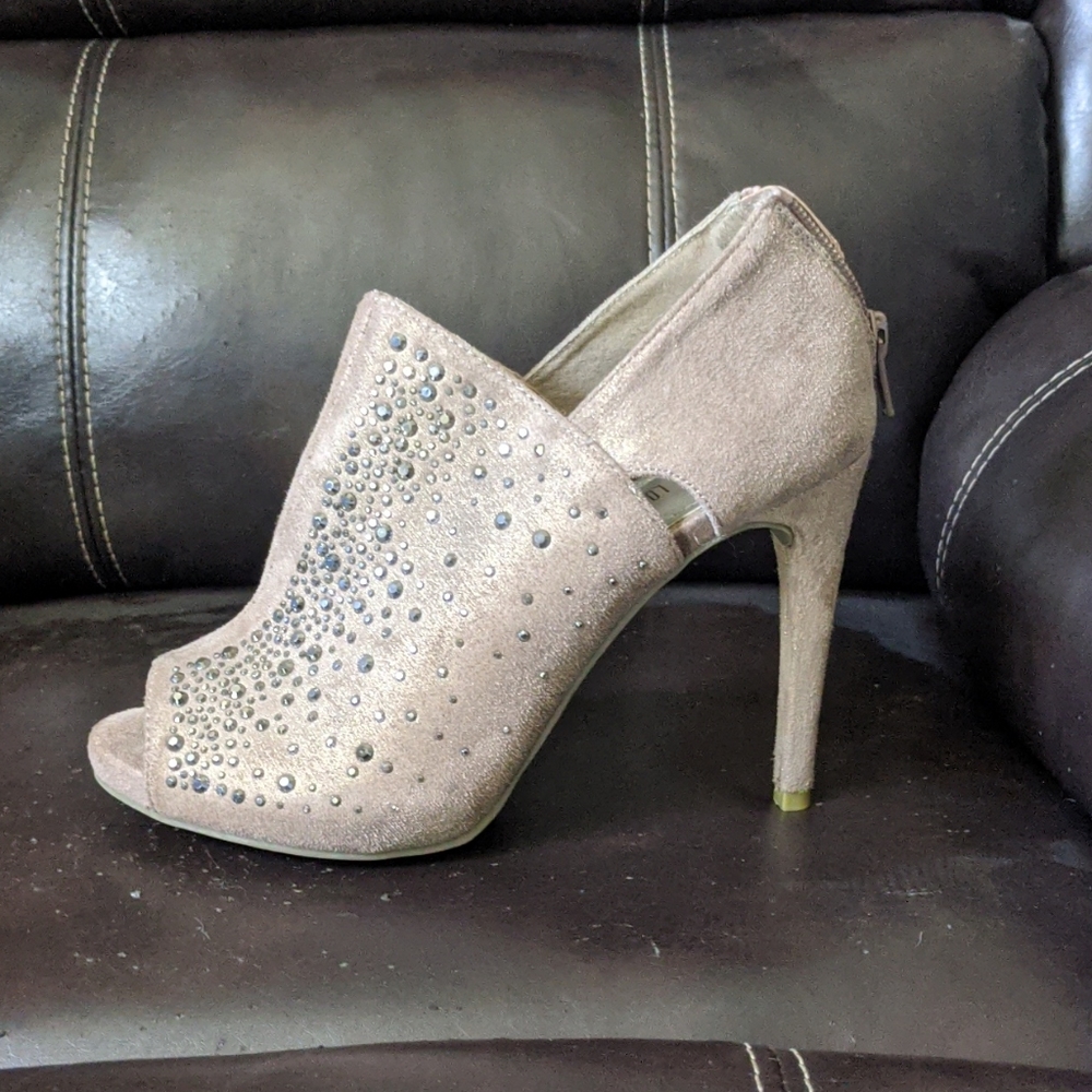 Tan suede 4" heels with zip out heel